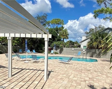 823 Meadowland Drive - Photo Thumbnail 17