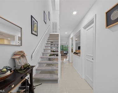 823 Meadowland Drive - Photo Thumbnail 3
