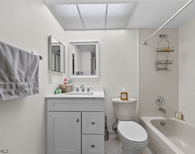 823 Meadowland Drive - Photo Thumbnail 16