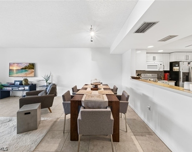 823 Meadowland Drive - Photo Thumbnail 6