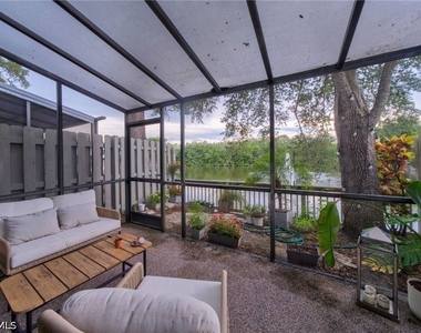 823 Meadowland Drive - Photo Thumbnail 9