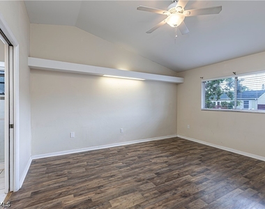 9084 Caloosa Road - Photo Thumbnail 12