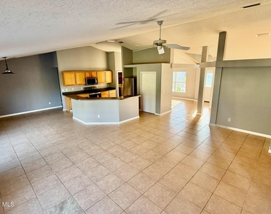 1270 Campo Avenue Nw - Photo Thumbnail 14