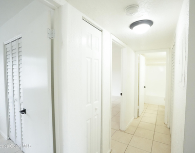2624 Tree Ridge Lane Ne - Photo Thumbnail 9