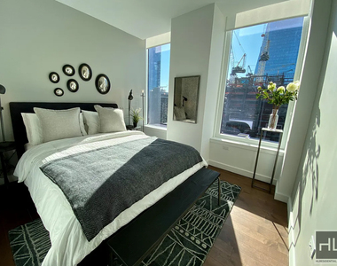 West 36th Street - Photo Thumbnail 3