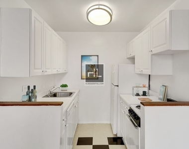 West 34th Street - Photo Thumbnail 1