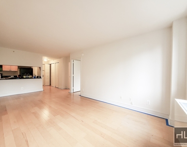 West 96th Street - Photo Thumbnail 1