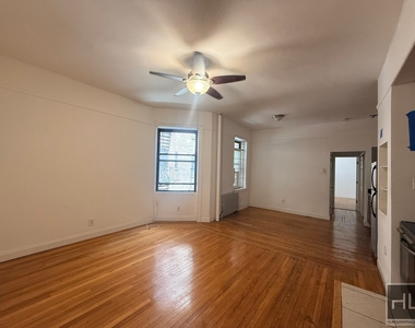 Tiemann Place - Photo Thumbnail 4