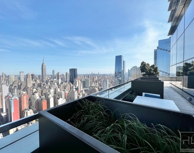10th Avenue - Photo Thumbnail 7