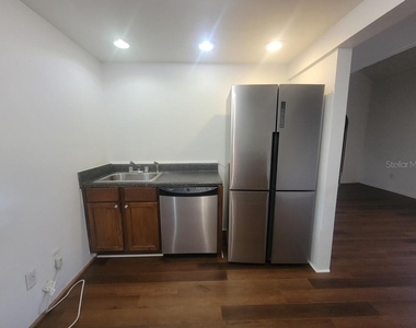 2142 Bradford Street - Photo Thumbnail 3