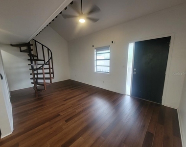 2142 Bradford Street - Photo Thumbnail 5
