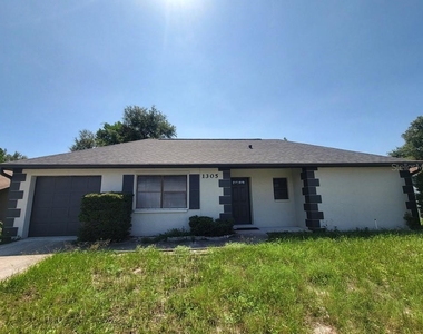 1305 Calamondin Drive - Photo Thumbnail 14