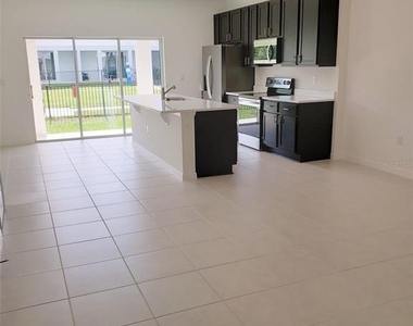 729 Maple Oak Drive - Photo Thumbnail 2