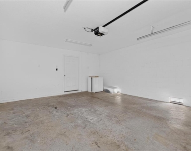 4424 Tuscan Loon Drive - Photo Thumbnail 7