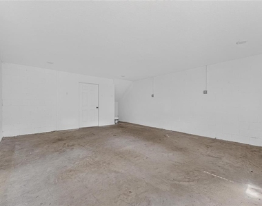 4424 Tuscan Loon Drive - Photo Thumbnail 9
