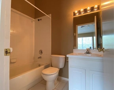 1309 Throckmorton Drive - Photo Thumbnail 8