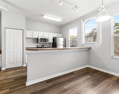 5009 Sunridge Palms Drive - Photo Thumbnail 2