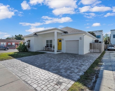2402 W Fig Street - Photo Thumbnail 35