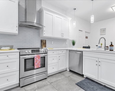 2402 W Fig Street - Photo Thumbnail 27