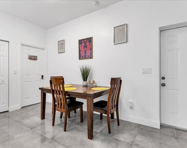 2402 W Fig Street - Photo Thumbnail 32
