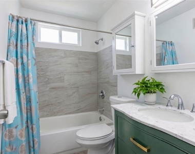 7151 Sunset Way - Photo Thumbnail 4