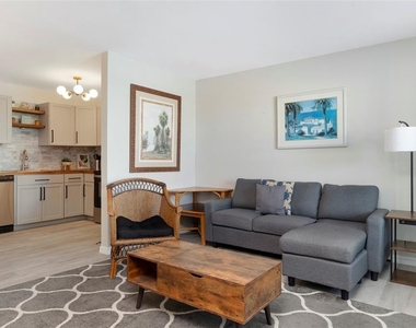 7151 Sunset Way - Photo Thumbnail 3