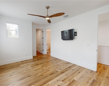 1068 19th Avenue N - Photo Thumbnail 41