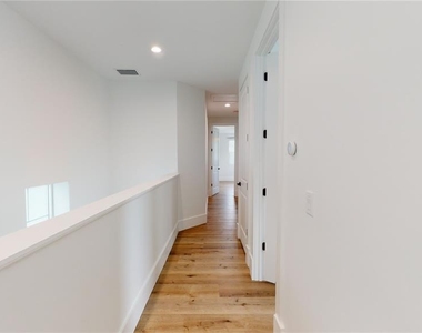 1068 19th Avenue N - Photo Thumbnail 39