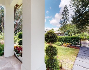 1068 19th Avenue N - Photo Thumbnail 3