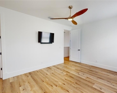 1068 19th Avenue N - Photo Thumbnail 42