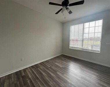 10554 White Lake Court - Photo Thumbnail 7