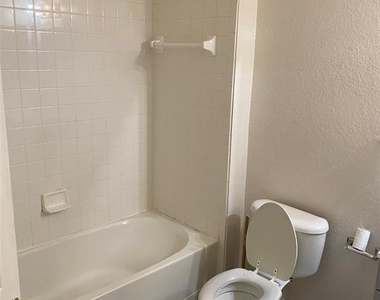 3707 Conroy Rd - Photo Thumbnail 9
