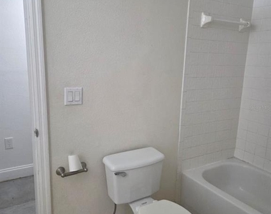 5536 Metrowest Boulevard - Photo Thumbnail 5