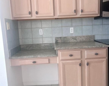 128 Westmoreland Circle - Photo Thumbnail 9
