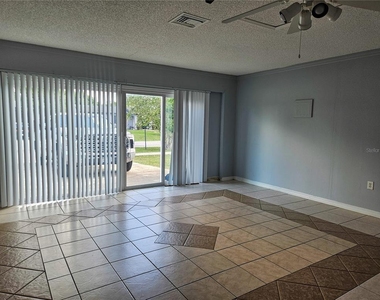 952 Trumbull Street - Photo Thumbnail 6