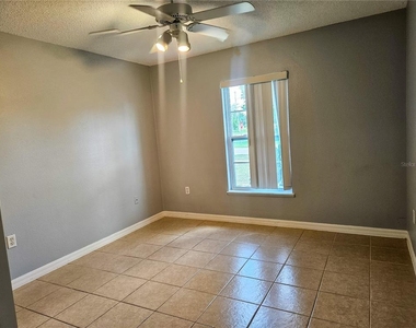 952 Trumbull Street - Photo Thumbnail 4