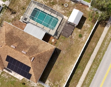 952 Trumbull Street - Photo Thumbnail 16