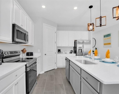 2131 Derwent Drive - Photo Thumbnail 40