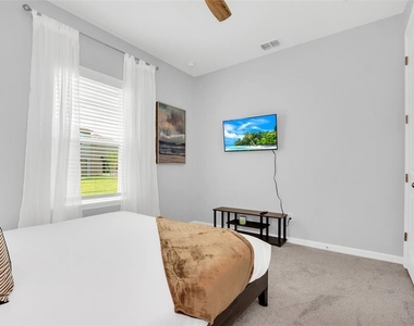 2131 Derwent Drive - Photo Thumbnail 27