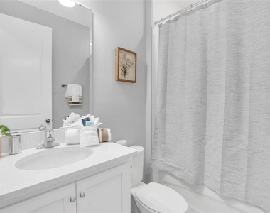 2131 Derwent Drive - Photo Thumbnail 28