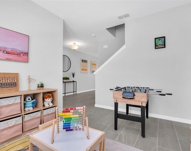 2131 Derwent Drive - Photo Thumbnail 44