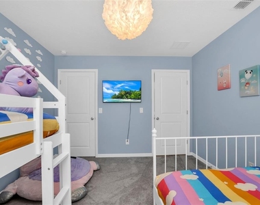2131 Derwent Drive - Photo Thumbnail 4