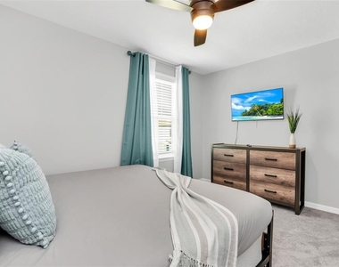 2131 Derwent Drive - Photo Thumbnail 3
