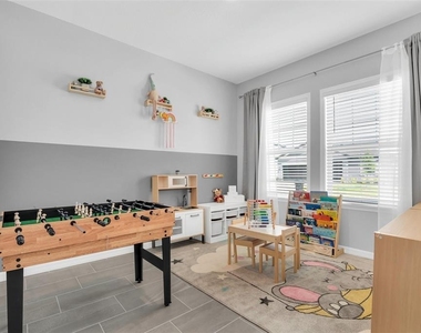 2131 Derwent Drive - Photo Thumbnail 49