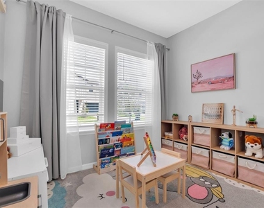 2131 Derwent Drive - Photo Thumbnail 50