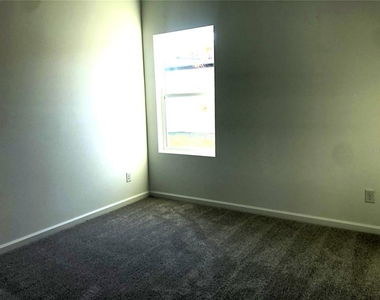 1314 Dalkeith Cv - Photo Thumbnail 5