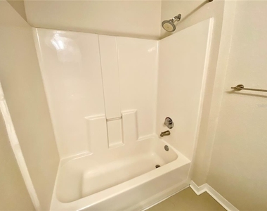 5467 Vineland Road - Photo Thumbnail 27