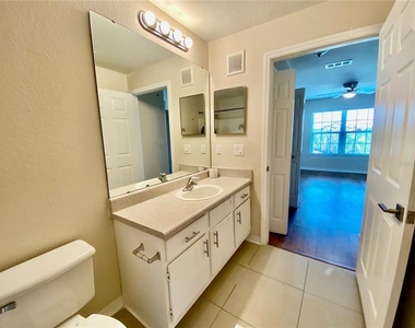 5467 Vineland Road - Photo Thumbnail 24