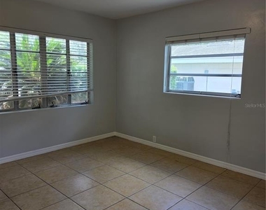 1695 E Horatio Avenue - Photo Thumbnail 7