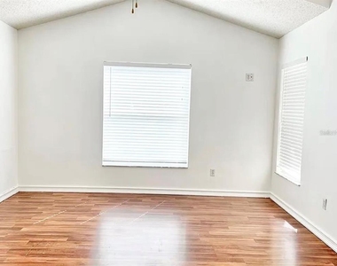 13158 Odyssey Lake Way - Photo Thumbnail 9